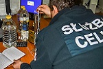 Uwaga! S�u�ba Celna ostrzega przed ska�onym alkoholem!