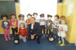Spotkanie przedszkolak�w z Krz�cina z pracownikiem PKP